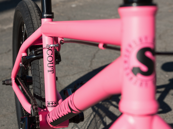 Sunday Scout 20" (Matt Hot Pink)