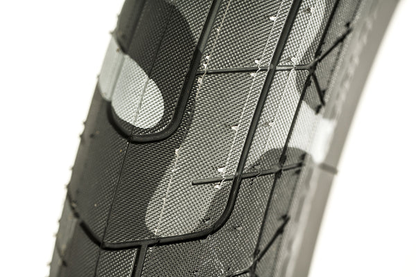 Colony Griplock Tyre 20" X 2.35"