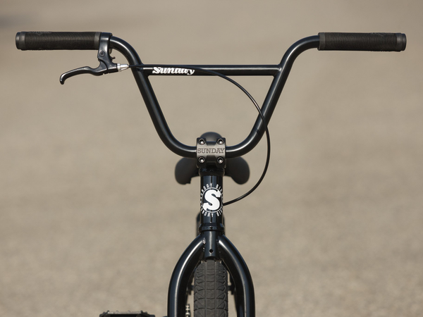 Sunday Primer 18" BMX (Gloss Black)