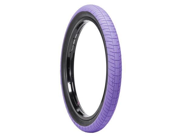 SALTPLUS Sting Tyre 20"