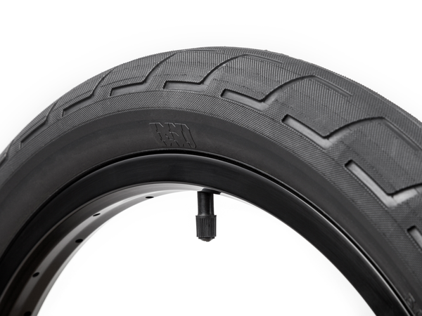 BSD Donnastreet Tyre