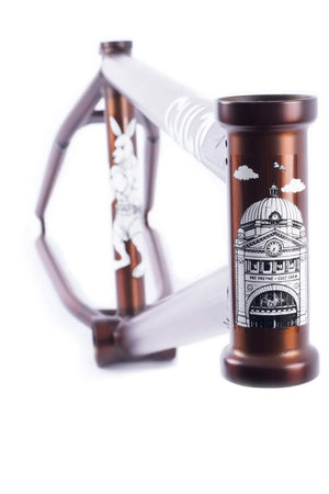 Cult Dak Frame / Pat Freyne Signature