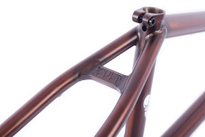 Cult Dak Frame / Pat Freyne Signature