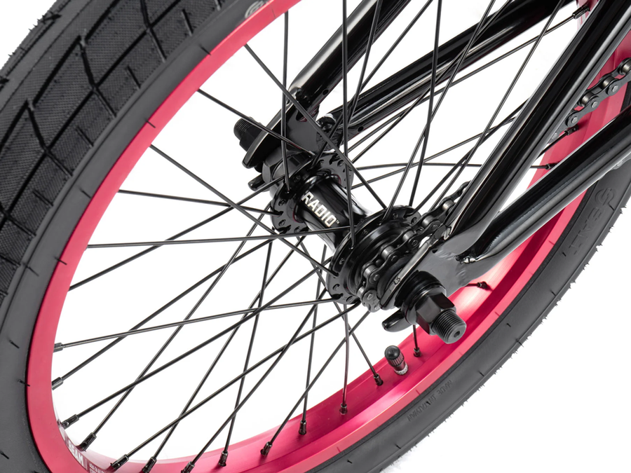 Radio Saiko 18" BMX (Black/Red)