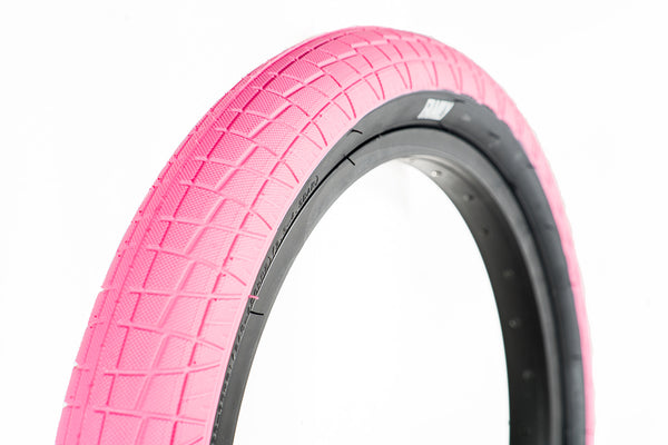 Family F2128 Tyre 16" x 2.1"