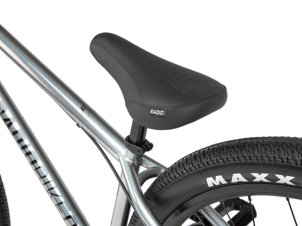 Radio Asura Pro 26" Dirt Jumper (Silver)