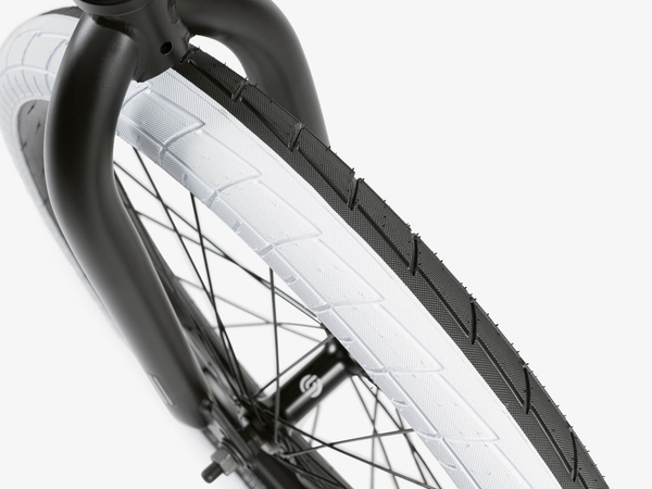 WeThePeople Nova 20" (Matt Black with White/Black Tyre) 20.0"TT