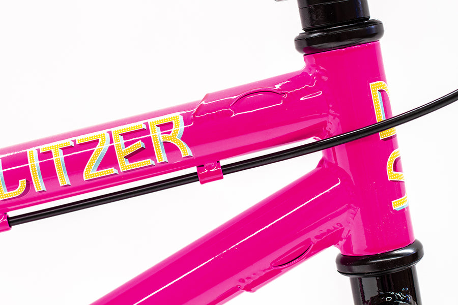 Division Blitzer 18" BMX (Bright Pink)