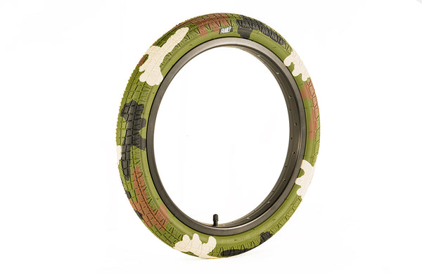 Family F2128 Tyre 18" x 2.1"