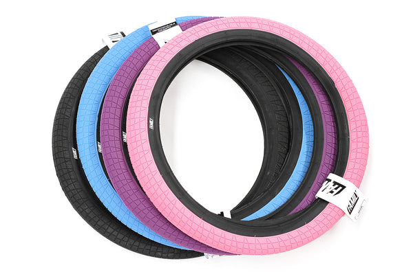 Family F2128 Tyre 20" x 2.2"